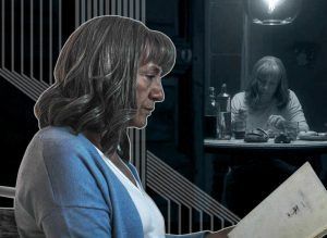 Retrato de mujer blanca con pelo cano y arrugas: Película diferente sobre la vejez y los cuidados 4
