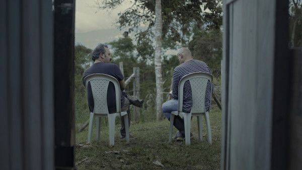 Fundir balas para fabricar agujas de ganchillo: el diálogo posible en Colombia 2 Fundir balas para fabricar agujas de ganchillo: el diálogo posible en Colombia 2