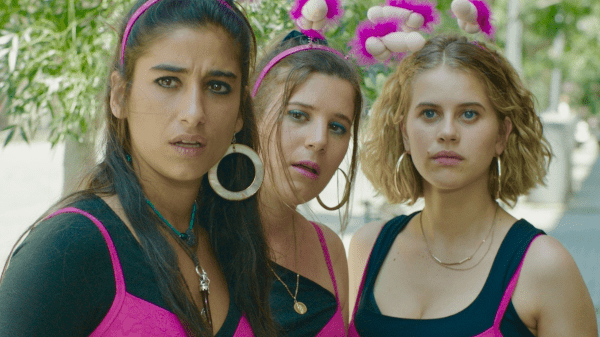 Las creadoras de 'Chavalas' vuelven al barrio pero con adolescentes migrantes en 'The gang' 1 Chavalas