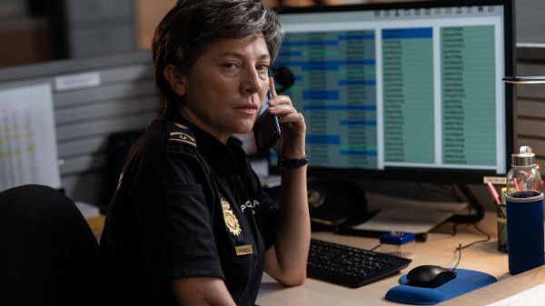 Sin novedad: Ver aburrirse a un policía es muy gracioso 1 Sin novedad: Ver aburrirse a un policía es muy gracioso 1