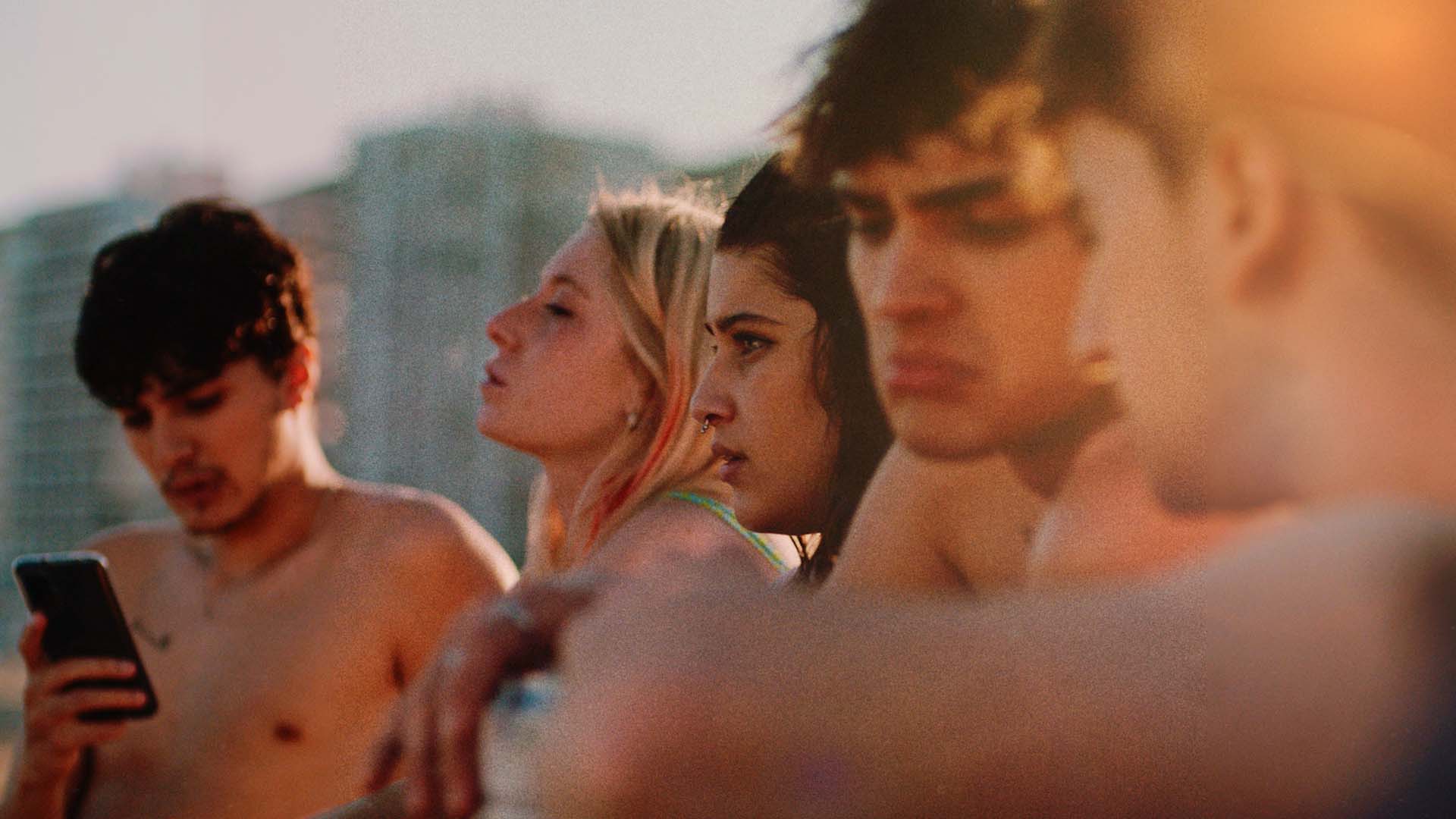 Traíler de 'Cómo mandarlo todo a la mierda', drama juvenil juvenil de HBO Max 4 Cómo mandarlo todo a la mierda