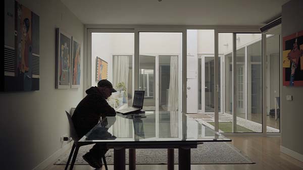 Tráiler de 'Oswald. El falsificador', primer documental original de Filmin 2 Tráiler de 'Oswald. El falsificador', primer documental original de Filmin 2