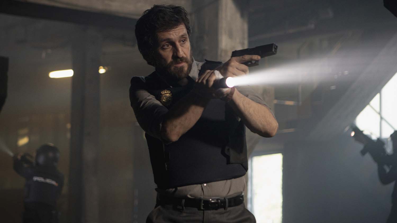 'Santo', la caza de un narcotraficante sin rostro llega a Netflix el 16 de septiembre 8 Santo Netflix