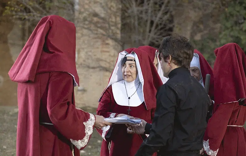 Primeras imágenes de Mario Vaquerizo como Sor Juanita en la comedia 'La reina del convento' 1 Mario Vaquerizo La reina del convento Dulceida película comedia monjas convento