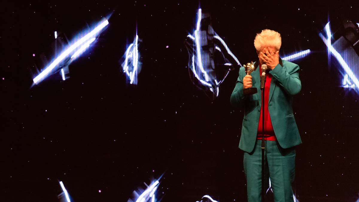 Unos Feroz al borde un ataque de nervios acaban más repartidos que nunca 4 Palmarés Premios Feroz 2023 Pedro Almodóvar gala