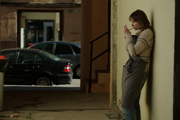 Un grupo de parias huye de la crisis en una obra paralizada por la burbuja inmobiliaria en 'Los bárbaros' 1 Los Bárbaros Cine Social Madrid