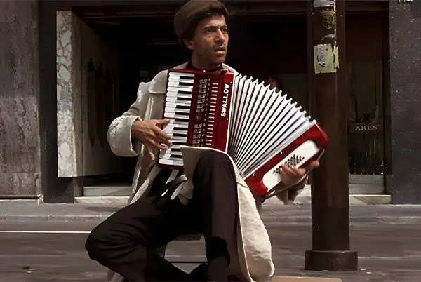 A Imanol Arias nadie le roba el mes de abril, lo pasa en televisión 2 A Imanol Arias nadie le roba el mes de abril, lo pasa en televisión 2