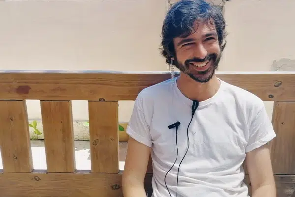 Un hombre oculta una enfermedad letal a su esposa en 'El silencio de Marcos Tremmer', que presenta nuevas imágenes 2 El silencio de Marcos Tremmer Miguel García de la Calera
