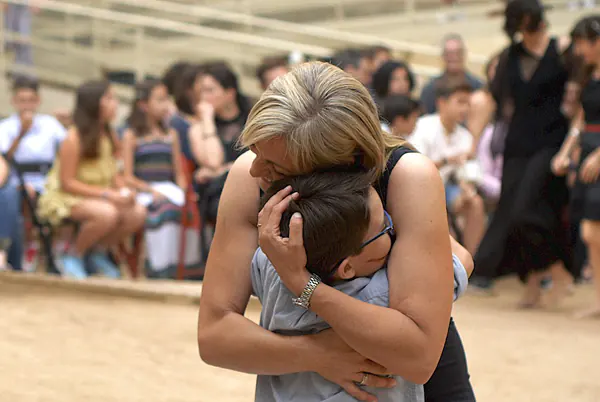 El amor a la infancia y al aprendizaje preside el documental ‘Néixer per néixer’ 2 El amor a la infancia y al aprendizaje preside el documental ‘Néixer per néixer’ 2