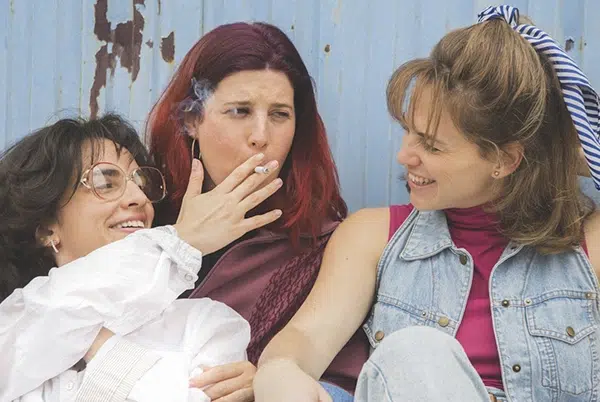 'Valenciana', una película sobre tres amigas que se enfrentan a Alcàsser, el Bakalao y la política valenciana de los 90 1 'Valenciana', una película sobre tres amigas que se enfrentan a Alcàsser, el Bakalao y la política valenciana de los 90 1