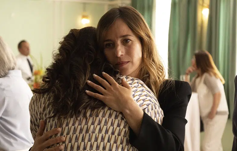 Tráiler de 'Las largas sombras', la serie de Clara Roquet sobre un grupo de amigas perseguidas por un secreto 1 Tráiler de 'Las largas sombras', la serie de Clara Roquet sobre un grupo de amigas perseguidas por un secreto 1
