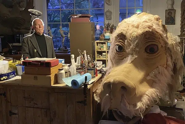El director de 'Mi adorado Monster' rinde homenaje a Ray Harryhausen y la "dinomanía" en 'El valle de Concavenator' 1 El director de 'Mi adorado Monster' rinde homenaje a Ray Harryhausen y la "dinomanía" en 'El valle de Concavenator' 1