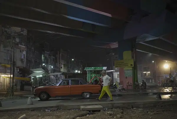 El director de 'Ventajas de viajar en tren' vuelve con 'Moscas', un thriller psicológico con Ernesto Alterio 2 El director de 'Ventajas de viajar en tren' vuelve con 'Moscas', un thriller psicológico con Ernesto Alterio 2