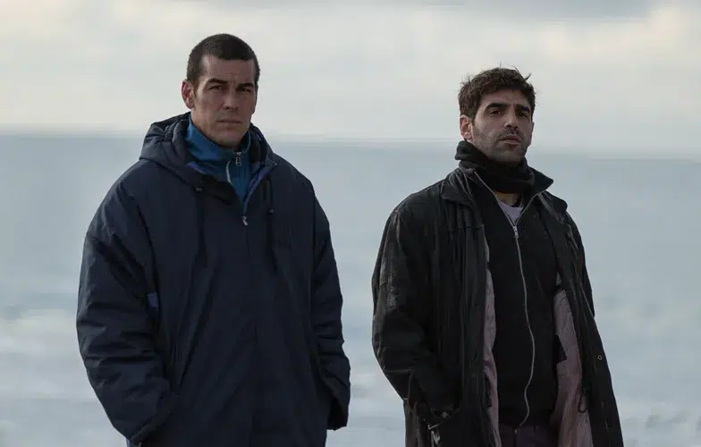 <strong>Muy lejos</strong>: Mario Casas encarna el desarraigo de uno mismo 1 <strong>Muy lejos</strong>: Mario Casas encarna el desarraigo de uno mismo 1