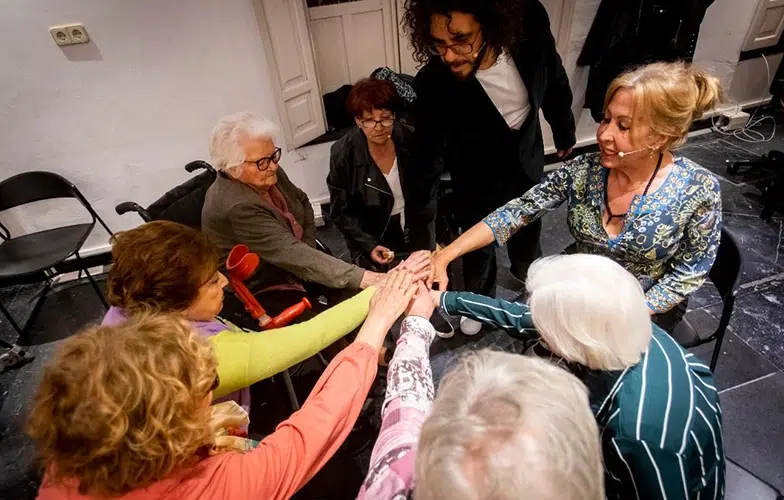 Las abuelas monologuistas de 'Orgullo vieja': "No estamos muertas, estamos en 'stand by'" 4 Las abuelas monologuistas de 'Orgullo vieja': "No estamos muertas, estamos en 'stand by'" 2