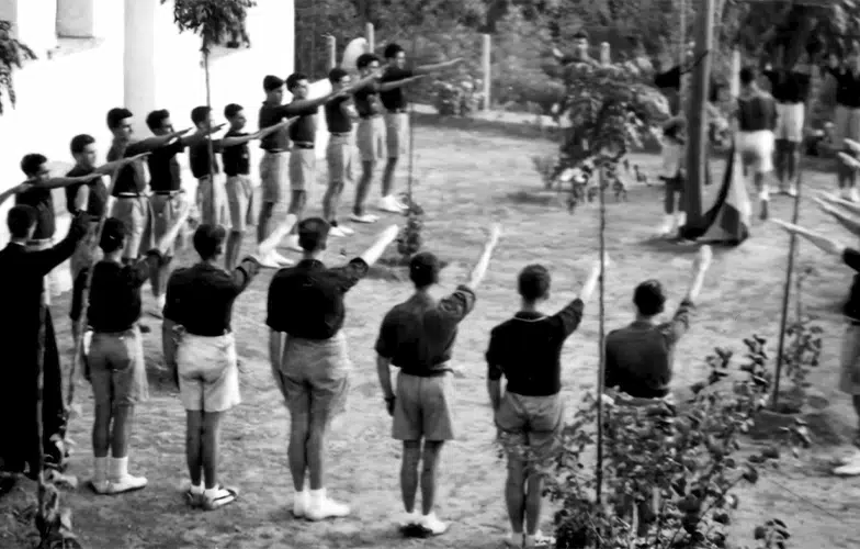 'Un hombre sin miedo', documental sobre el padre Llanos, el cura que se enfrentó al franquismo desde Entrevías 1 'Un hombre sin miedo', documental sobre el padre Llanos, el cura que se enfrentó al franquismo desde Entrevías 1