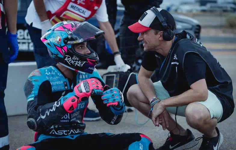 Óscar Casas y Ana Mena protagonizan la película 'Ídolos', una historia de motociclismo y amor 2 Óscar Casas y Ana Mena protagonizan la película 'Ídolos', una historia de motociclismo y amor 2