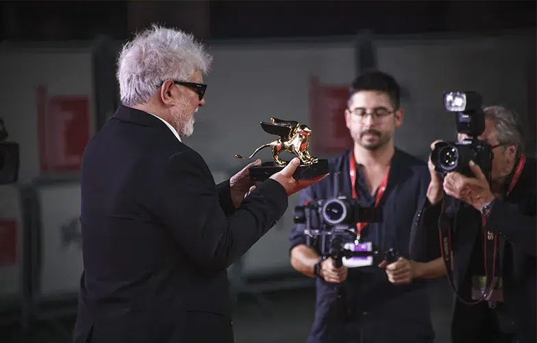 'La habitación de al lado', la nueva película de Almodóvar, gana el Festival de Venecia 4 'La habitación de al lado', la nueva película de Almodóvar, gana el Festival de Venecia 4