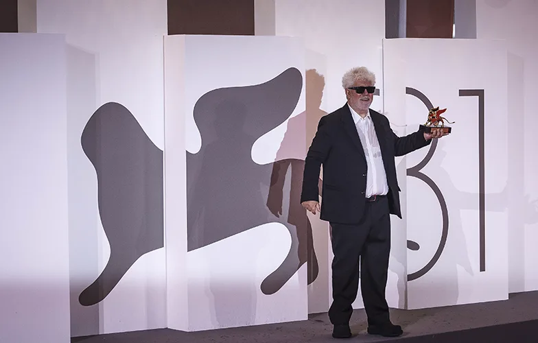 'La habitación de al lado', la nueva película de Almodóvar, gana el Festival de Venecia 2 'La habitación de al lado', la nueva película de Almodóvar, gana el Festival de Venecia 2