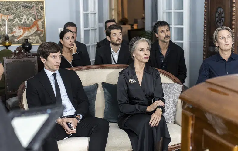 Tráiler de 'Un funeral de locos': el regreso a la dirección de Manuel Gómez Pereira en una comedia fúnebre 1 Tráiler de 'Un funeral de locos': el regreso a la dirección de Manuel Gómez Pereira en una comedia fúnebre 1