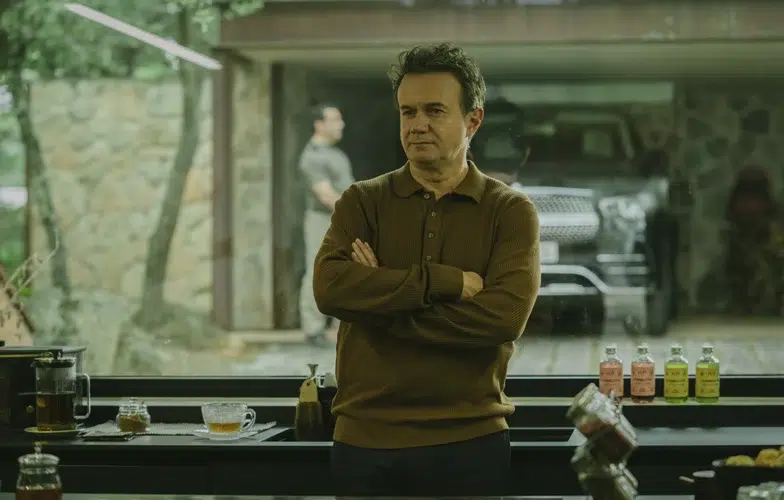 Tráiler de 'El Centro', un thriller de espías con Juan Diego Botto, Tristán Ulloa y Elena Martín 6 Tráiler de 'El Centro', un thriller de espías con Juan Diego Botto, Tristán Ulloa y Elena Martín 6