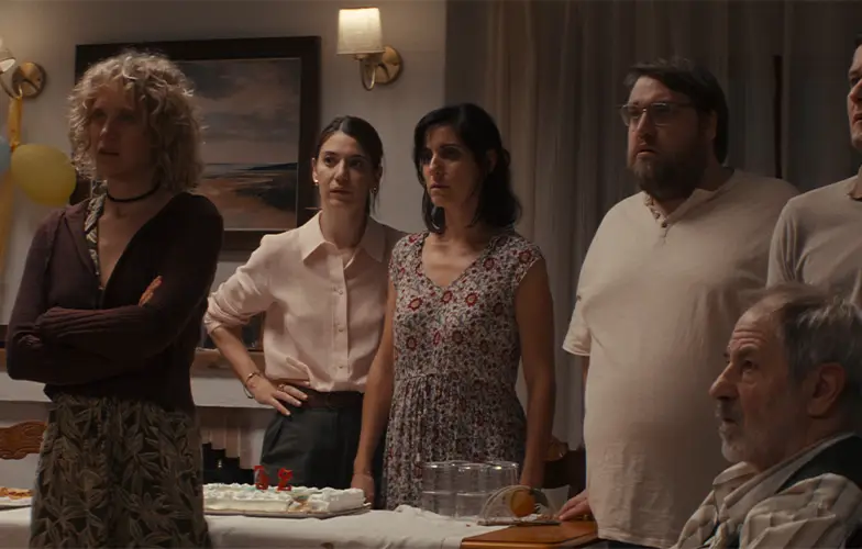 Tráiler de 'Mario', una comedia sobre una fiesta sorpresa que no acaba como todos esperaban 1 Tráiler de 'Mario', una comedia sobre una fiesta sorpresa que no acaba como todos esperaban 1