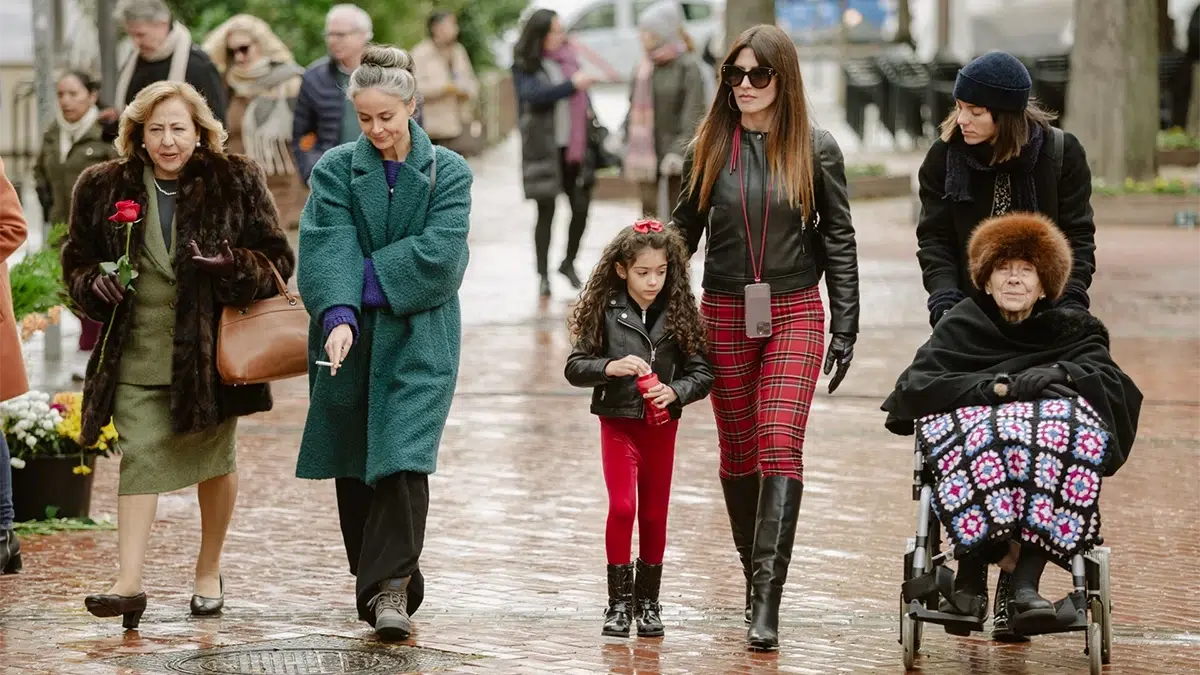 Bárbara Lennie, Victoria Luengo e Irene Escolar son las hijas de Carmen Machi en 'Verano en diciembre' 5 Verano en diciembre
