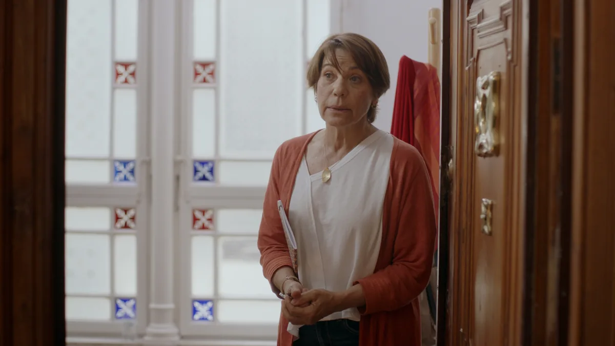 'Sisè Primera', el corto con Emma Vilarasau que se ríe de la crisis de la vivienda por no llorar 4 'Sisè Primera', el corto con Emma Vilarasau que se ríe de la crisis de la vivienda por no llorar 4