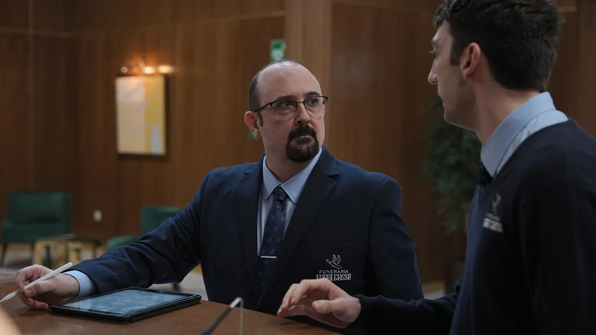 Primeras imágenes de la segunda temporada de 'Muertos S.L.', que se estrena el 16 de enero 2 segunda temporada de Muertos S.L.