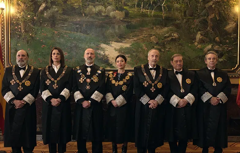 Nuevas imágenes de 'Su majestad': Anna Castillo como la reina de España 3 Nuevas imágenes de 'Su majestad': Anna Castillo como la reina de España 3