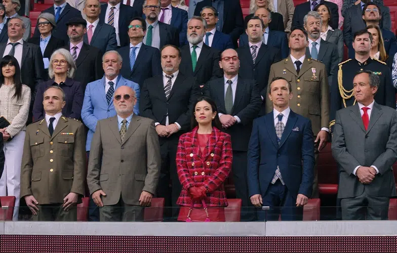 Nuevas imágenes de 'Su majestad': Anna Castillo como la reina de España 2 Nuevas imágenes de 'Su majestad': Anna Castillo como la reina de España 2