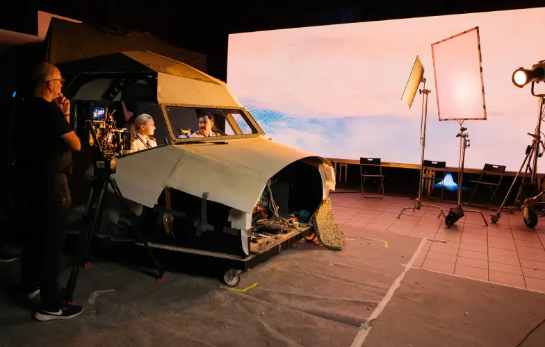 Se rueda 'La cosa en la niebla', un homenaje al cine de serie B desde la cabina de un avión 1 La cosa en la niebla