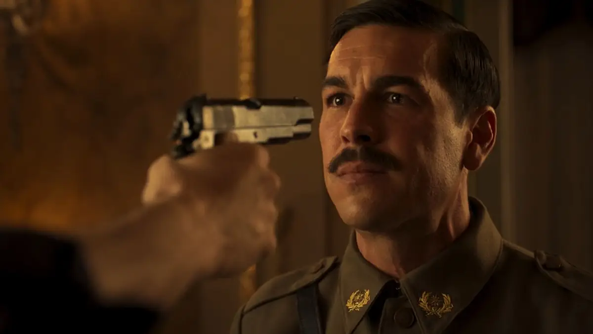 Tráiler de 'La cena': Mario Casas, Alberto San Juan y un grupo de republicanos cocinando para Franco 4 La cena
