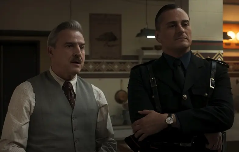 Tráiler de 'La cena': Mario Casas, Alberto San Juan y un grupo de republicanos cocinando para Franco 1 Tráiler de 'La cena': Mario Casas, Alberto San Juan y un grupo de republicanos cocinando para Franco 1
