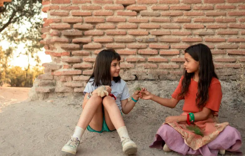 <strong>La niña de la cabra</strong>: Mirada infantil para sobrevivir a los 80 gracias a la ternura 1 <strong>La niña de la cabra</strong>: Mirada infantil para sobrevivir a los 80 gracias a la ternura 1