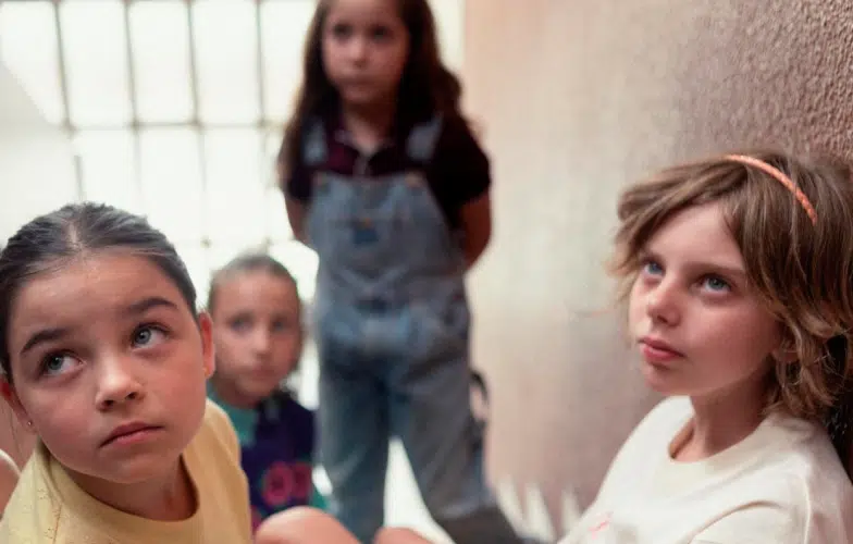 <strong>La niña de la cabra</strong>: Mirada infantil para sobrevivir a los 80 gracias a la ternura 2 <strong>La niña de la cabra</strong>: Mirada infantil para sobrevivir a los 80 gracias a la ternura 2