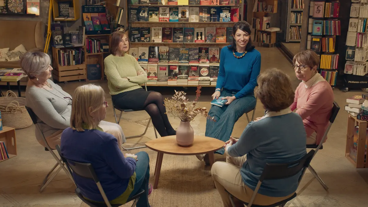 'Cien libros juntas': el club de lectura que desafía la soledad y el silencio de la vejez 3 'Cien libros juntas', documental de Marga Melià