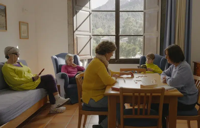 'Cien libros juntas': el club de lectura que desafía la soledad y el silencio de la vejez 2 'Cien libros juntas': el club de lectura que desafía la soledad y el silencio de la vejez 2