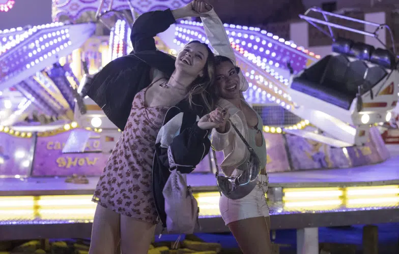 Tráiler de 'Dos tumbas': Kiti Mánver es una abuela en busca de venganza en en lo nuevo del creador de 'La caza' 2 Tráiler de 'Dos tumbas': Kiti Mánver es una abuela en busca de venganza en en lo nuevo del creador de 'La caza' 1