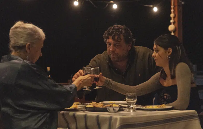 Tráiler de 'Dos tumbas': Kiti Mánver es una abuela en busca de venganza en en lo nuevo del creador de 'La caza' 3 Tráiler de 'Dos tumbas': Kiti Mánver es una abuela en busca de venganza en en lo nuevo del creador de 'La caza' 2