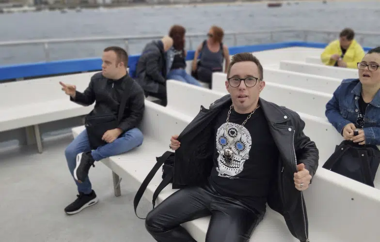 Un documental contará la historia de Motxila 21, el grupo de rock inclusivo español que ha recorrido el mundo 1 Motxila 21