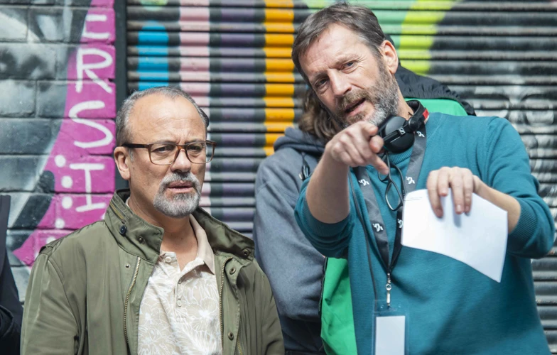 Primeras imágenes de 'El profesor': Javier Gutiérrez es un prestigioso catedrático que se enamora 'online' 8