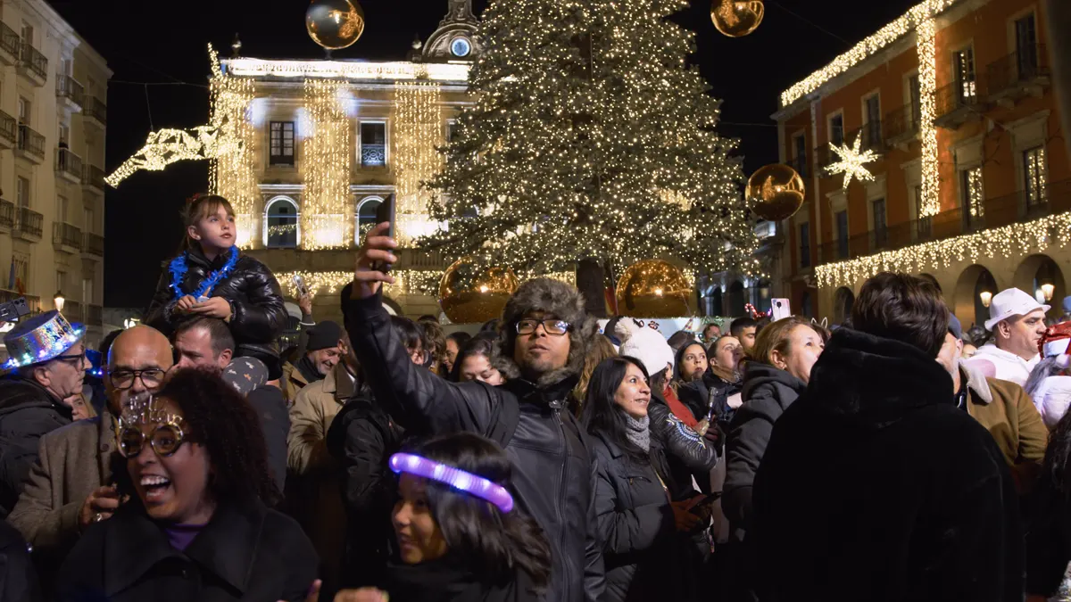 'Plaza Mayor' convierte el pasado en una narración más 2 Crítica de 'Plaza Mayor', película de Marcos M. Merino