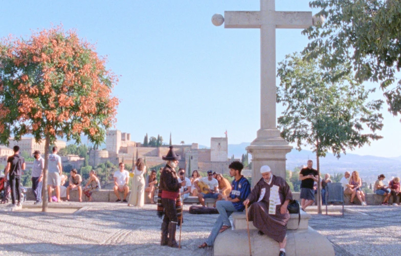 El rey de los gitanos y un inmigrante marroquí buscan la Granada desaparecida en 'Quién vio los templos caer' 1 El rey de los gitanos y un inmigrante marroquí buscan la Granada desaparecida en 'Quién vio los templos caer' 1