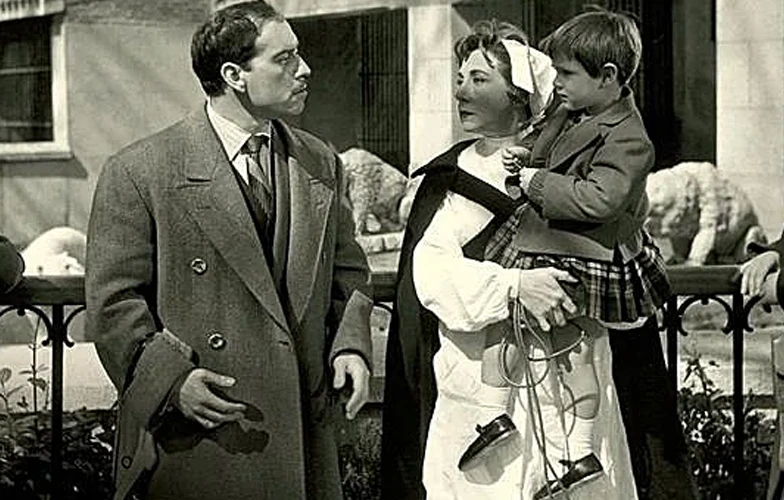 'Universo Rafael Azcona': 20 grandes títulos del guionista que escribió todo el cine español volverán a las salas por su centenario 1 'Universo Rafael Azcona': 20 grandes títulos del guionista que escribió todo el cine español volverán a las salas por su centenario 1