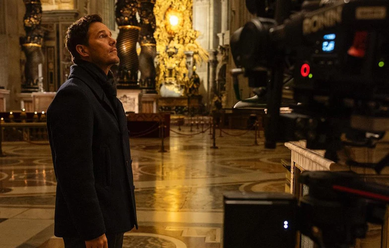 Paula Ortiz rueda un documental con acceso inédito al Vaticano que conduce el actor Chris Pratt 1 Paula Ortiz y Chris Pratt ruedan un documental en el Vaticano