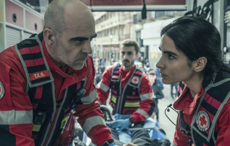 Tráiler de 'Salvador': Luis Tosar y Claudia Salas en una historia sobre la ultraderecha de los creadores de 'Patria' y 'Hasta el cielo' 1 Luis Tosar y Fariba Sheikhan en 'Salvador'. ©Luis Olmedo