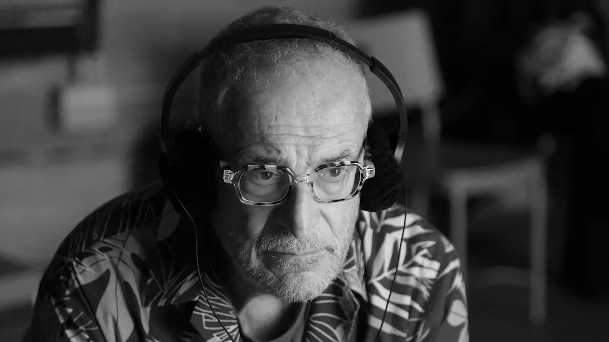 "Muchas películas ahora obedecen a un plan de marketing" 2 Entrevista a Lluís Miñarro, director de 'Emergency exit'