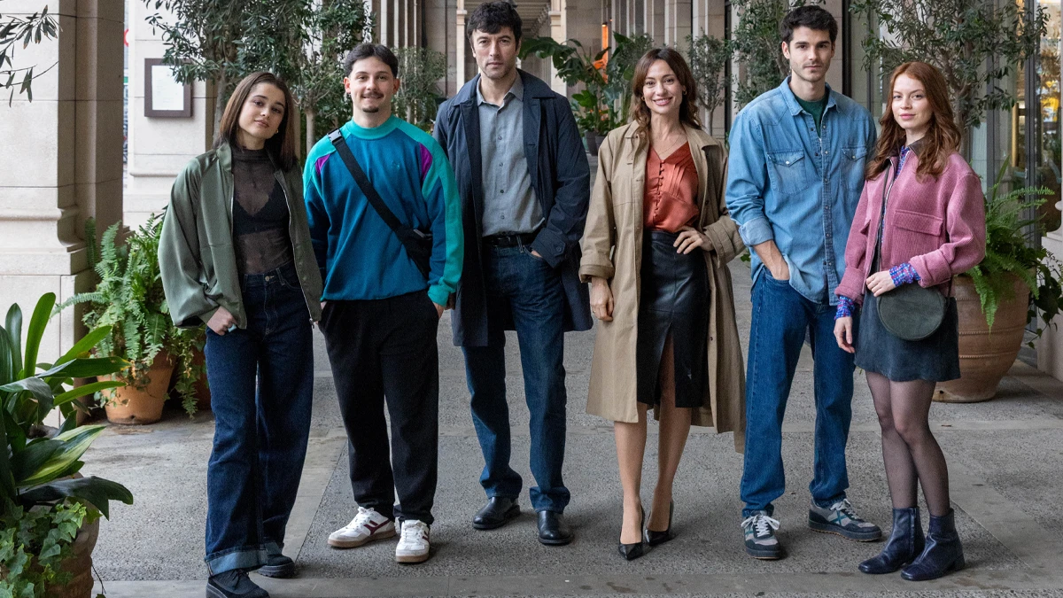 Se rueda 'Citas', la comedia romántica basada en la serie de televisión 'Citas Barcelona' 1 Berta Castañé, Christian Checa, Javier Rey, Natalia Verbeke, Alvaro Mel y Ana Valeria Becerril en una foto promocional de 'Citas'. ©Filmax