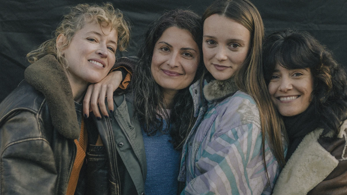 Ledicia Sola dirige 'As augas', una historia de crisis y amistad en la Galicia interior 2 Marta Larralde, Ledicia Sola, Lidia Veiga y Melania Cruz protagonizan 'As augas'. ©Mario Llorca